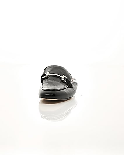 360 degree animation of product Black snaffle backless loafers frame-3