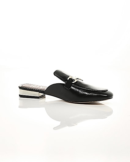360 degree animation of product Black snaffle backless loafers frame-8