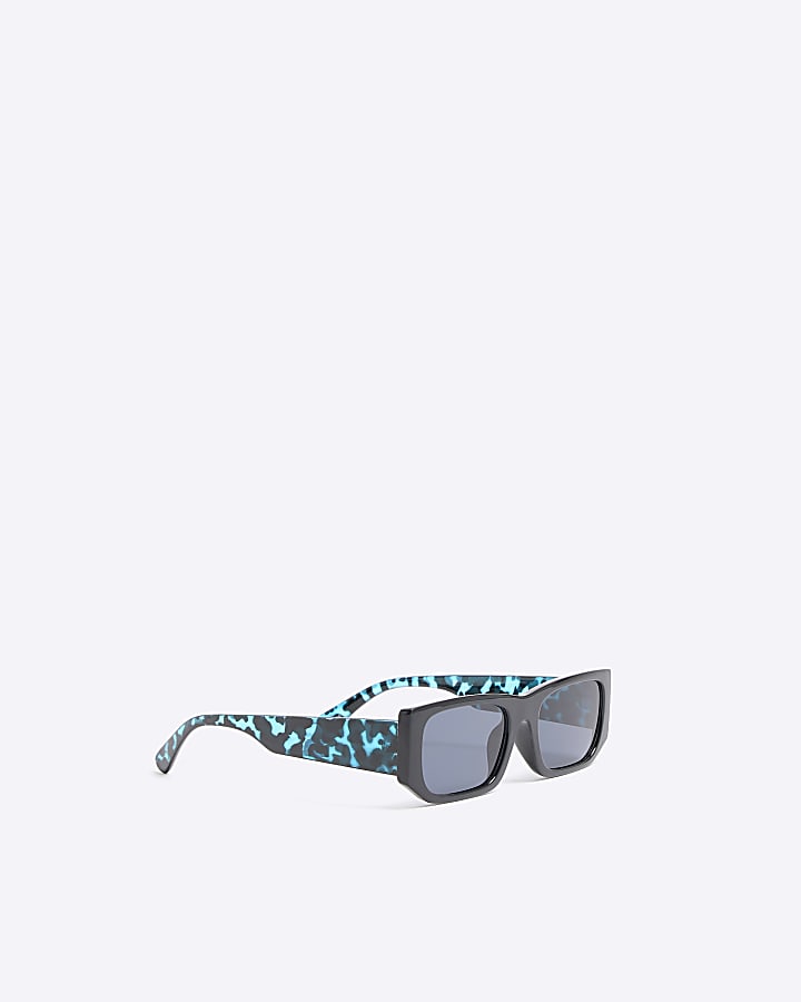 Black square tortoise shell sunglasses