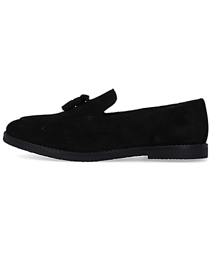 360 degree animation of product Black suede tassel loafers frame-3