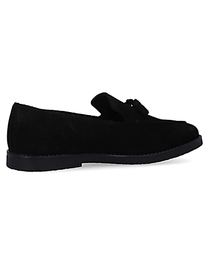360 degree animation of product Black suede tassel loafers frame-13