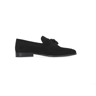 360 degree animation of product Black Suede Tassel Loafers frame-15