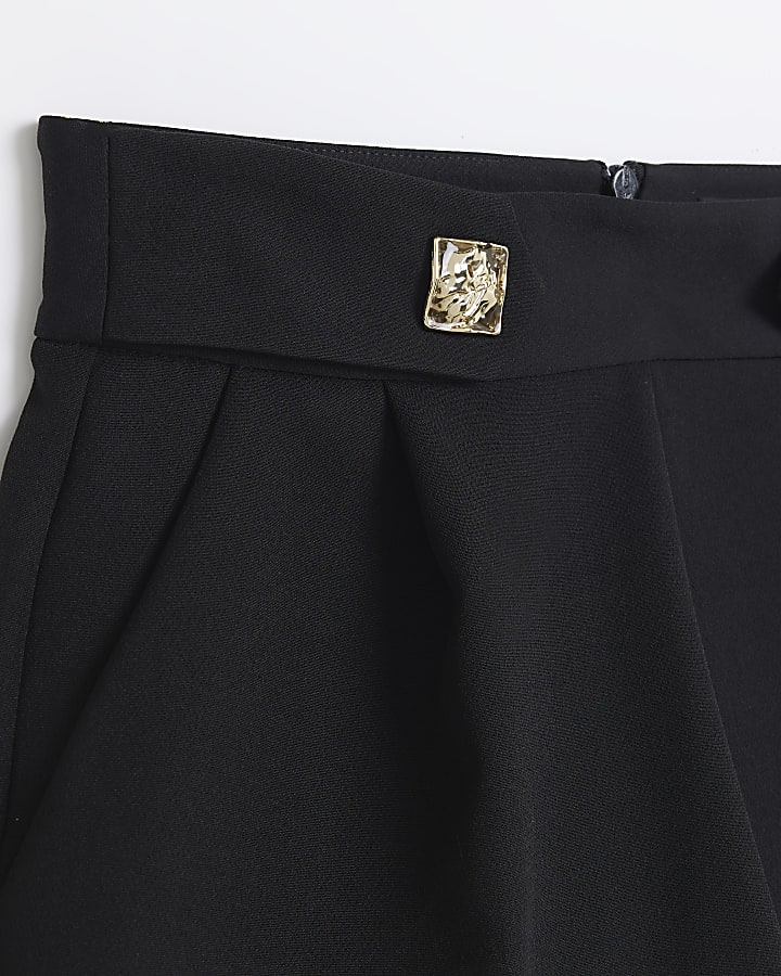 Black tailored button shorts