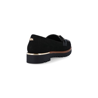 360 degree animation of product Black tassel detail loafers frame-11