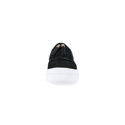 360 degree animation of product Black tassel faux leather trainers frame-21