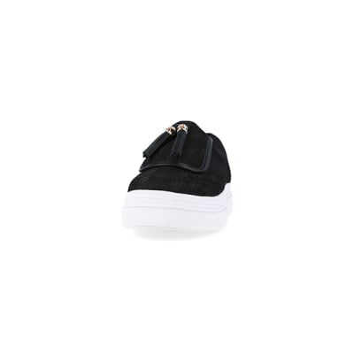360 degree animation of product Black tassel faux leather trainers frame-22