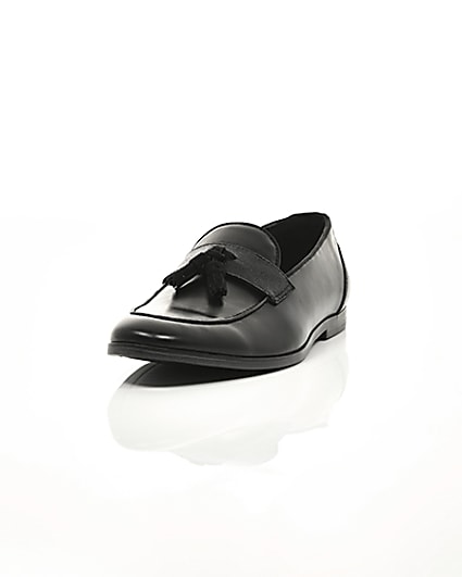360 degree animation of product Black tassel front loafers frame-2