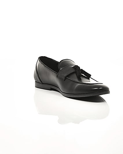 360 degree animation of product Black tassel front loafers frame-6
