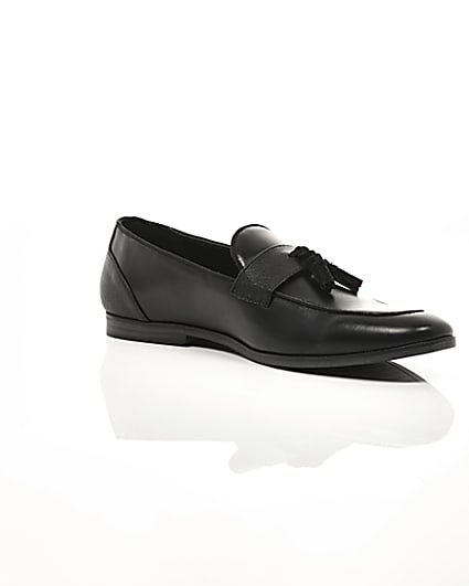 360 degree animation of product Black tassel front loafers frame-7