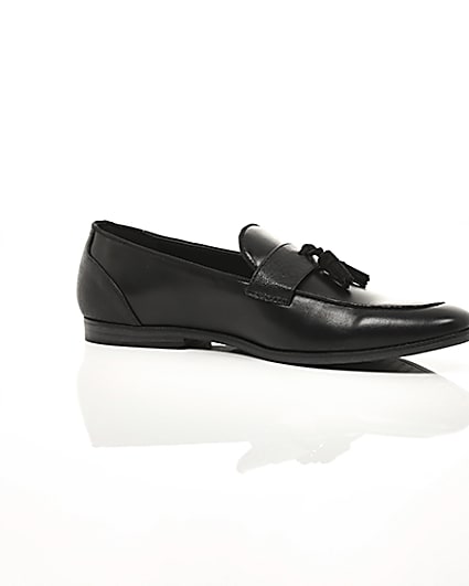 360 degree animation of product Black tassel front loafers frame-8