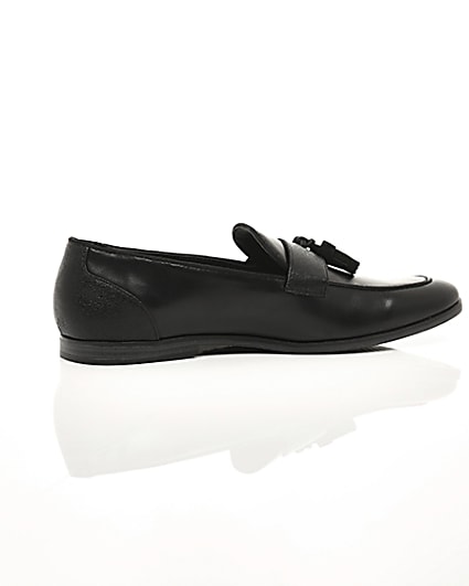360 degree animation of product Black tassel front loafers frame-11