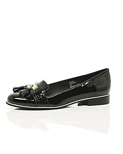 360 degree animation of product Black tassel patent loafers frame-23