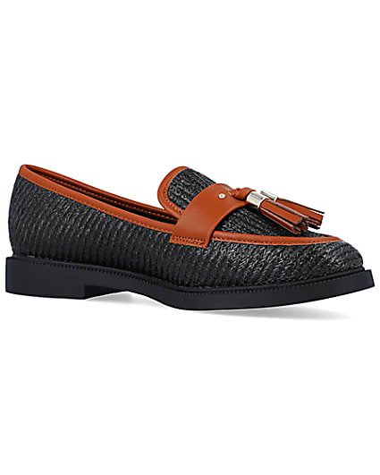 360 degree animation of product Black tassel trim loafers frame-17
