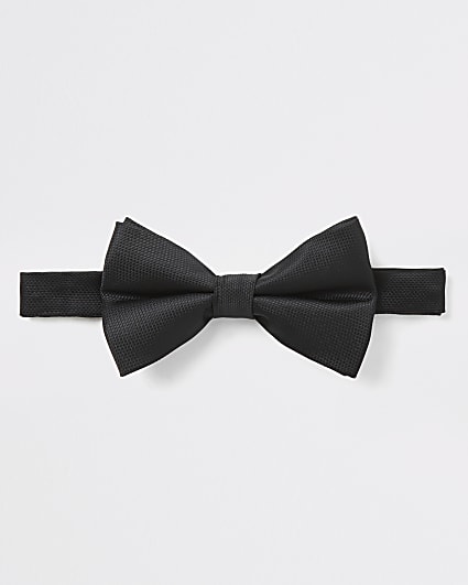Black textured bow tie