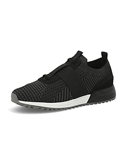 360 degree animation of product Black textured knit runner trainers frame-1