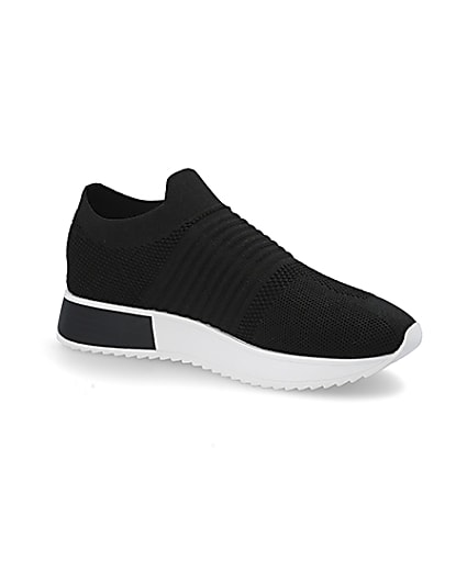 360 degree animation of product Black textured knit runner trainers frame-17