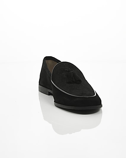 360 degree animation of product Black textured suede tassel loafers frame-5