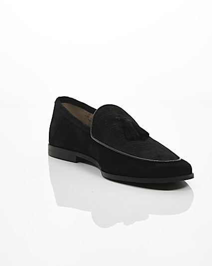 360 degree animation of product Black textured suede tassel loafers frame-6