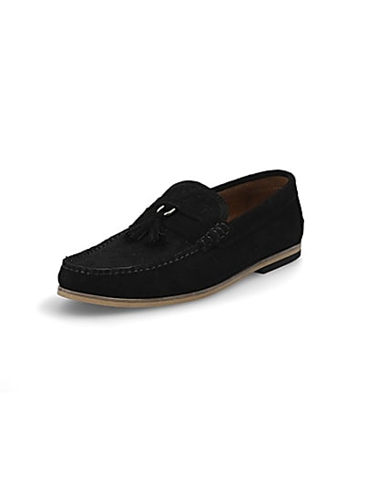 360 degree animation of product Black textured suede tassel loafers frame-0