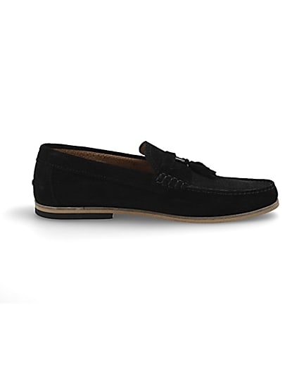 360 degree animation of product Black textured suede tassel loafers frame-15