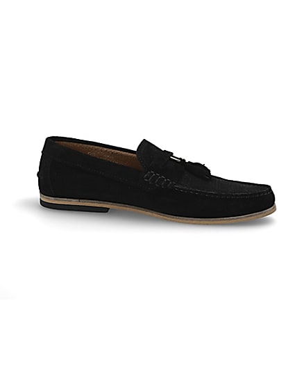 360 degree animation of product Black textured suede tassel loafers frame-16