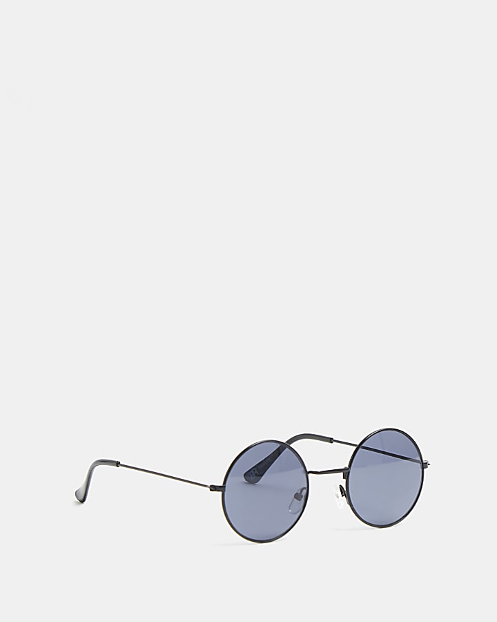 Black tinted lens round sunglasses