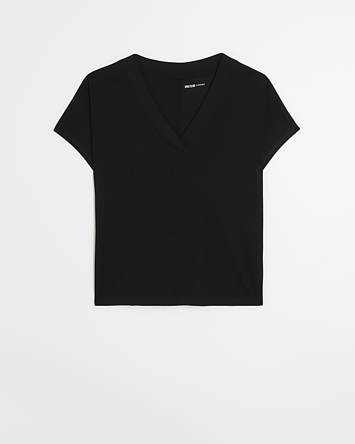Black v neck t-shirt