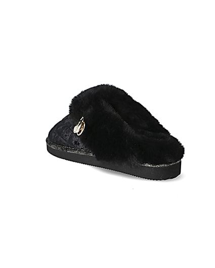 360 degree animation of product Black velted quilted faux fur mule slippers frame-3