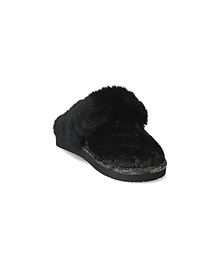 360 degree animation of product Black velted quilted faux fur mule slippers frame-16