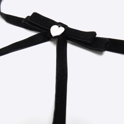 Black velvet bow choker necklace