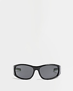 Black visor sunglasses