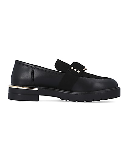 360 degree animation of product Black wide fit buckle chunky loafers frame-15