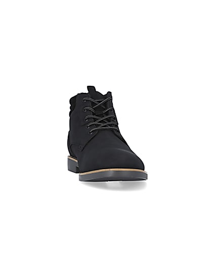 360 degree animation of product Black wide fit chukka boots frame-20