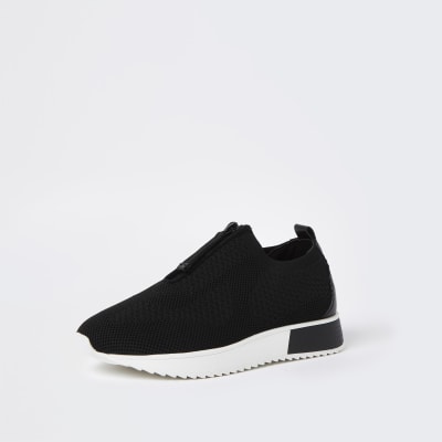 Black Wide fit knitted runner trainers