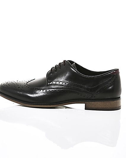 360 degree animation of product Black wide fit leather lace-up brogues frame-21