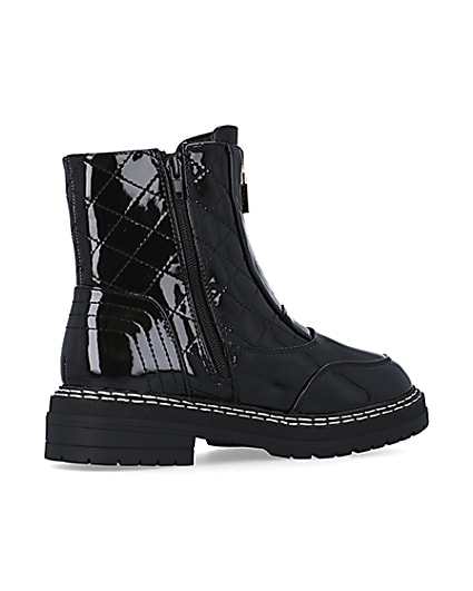360 degree animation of product Black wide fit quilted ankle boots frame-13