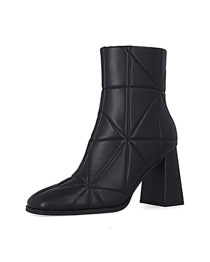 360 degree animation of product Black wide fit quilted heeled ankle boots frame-1