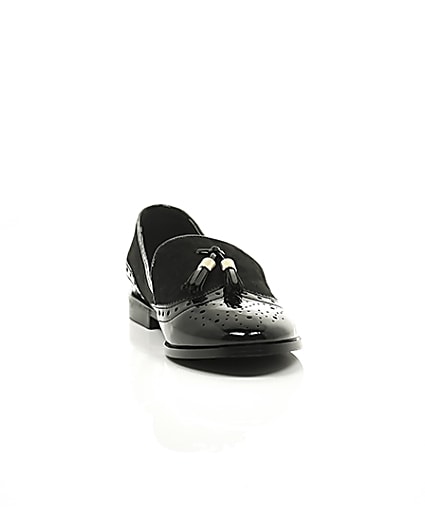 360 degree animation of product Black wide fit tassel patent shoes frame-5