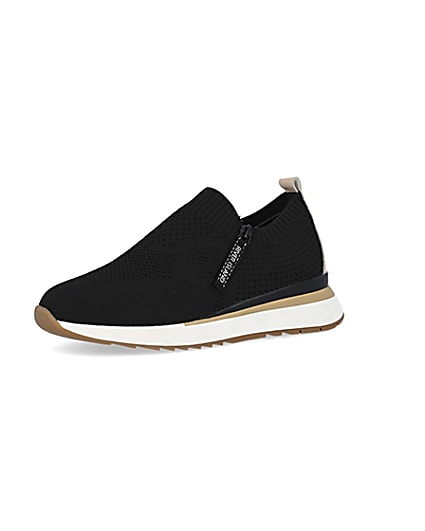 360 degree animation of product Black wide knitted trainers frame-1
