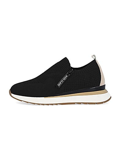 360 degree animation of product Black wide knitted trainers frame-3