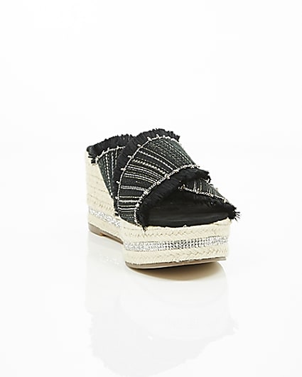 360 degree animation of product Black woven chain trim espadrille wedges frame-5