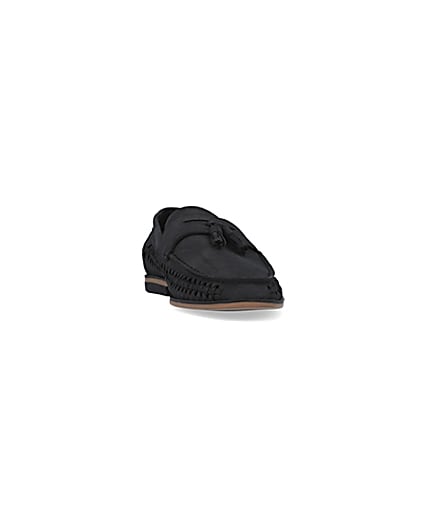 360 degree animation of product Black Woven Tassel Loafers frame-20