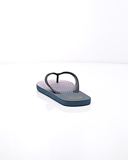 360 degree animation of product Blue ombre print flip flops frame-17