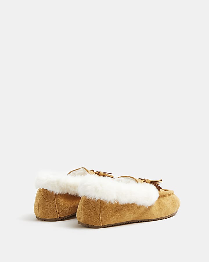 Boys beige faux fur slippers