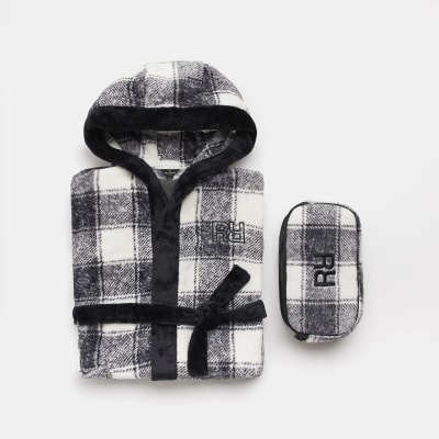 Boys Black check dressing gown & Wash Bag Set River Island