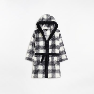 Boys Black check dressing gown & Wash Bag Set River Island