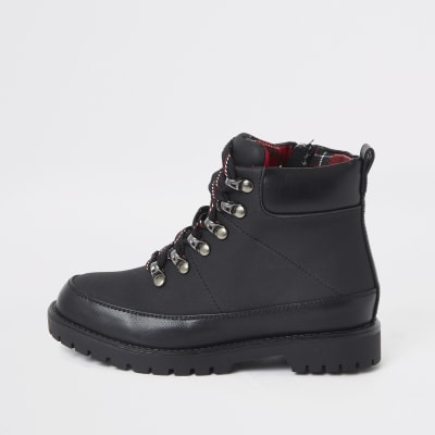 boys black work boots