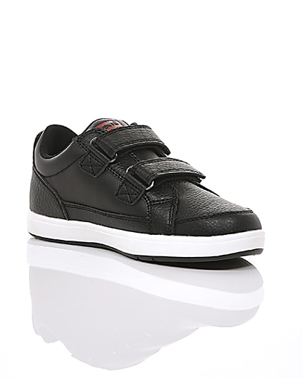 360 degree animation of product Boys black Levi’s velcro low top trainers frame-7