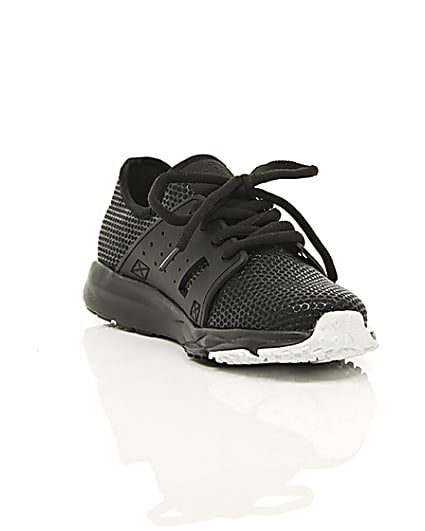 360 degree animation of product Boys black runner trainers frame-6