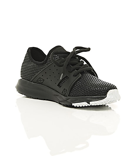 360 degree animation of product Boys black runner trainers frame-7